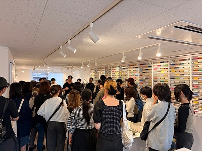 きて、みて、きいて、おしてみて。箔押しの学校　[ ステーショナリー事業部　南 ]　2026/1/5